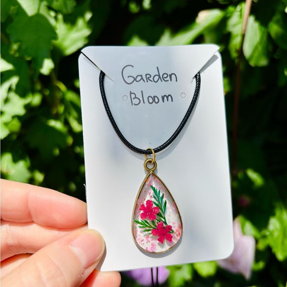 Garden Bloom Necklace 🌸 Resin Floral Teardrop Pendant